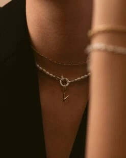 Pendentif Lettre V -Aglaia PENDENTIFV 1 09a5e424 e6cd 4723 9296 308f4a6744c2